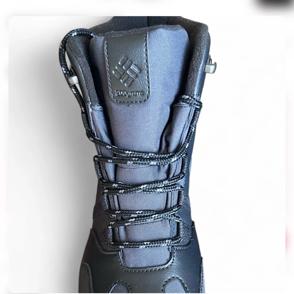COLUMBIA Men's Black Waterproof Insulated Boots 9.5, 200 grams. NWOT in Box